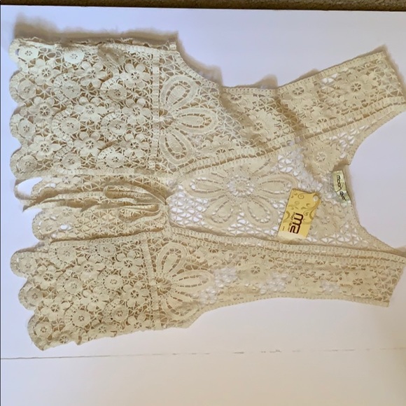 Moon River Tops - Summer sleeveless lace vest